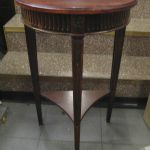 609 3867 CONSOLE TABLE
